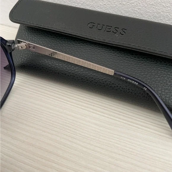 Men’s sunglasses Guess brand